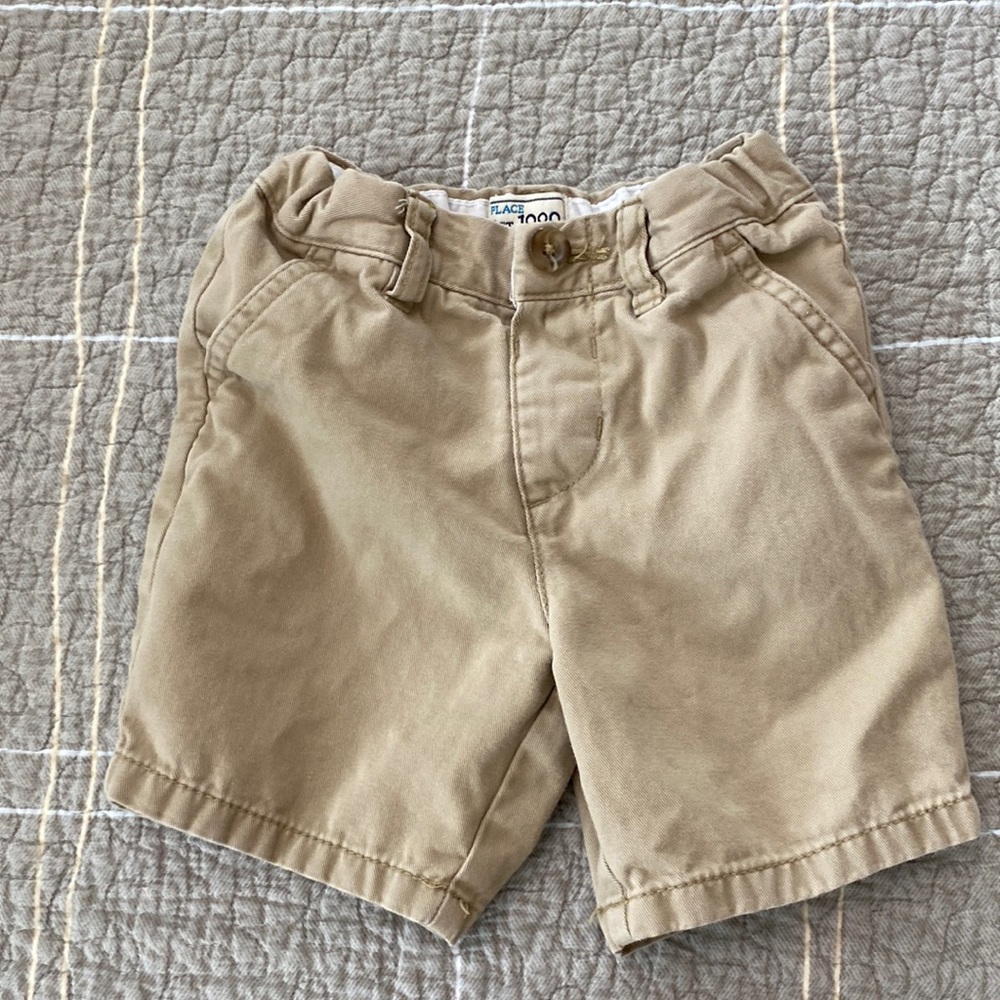 ✨4/$20✨ Unisex khaki cotton shorts with elastic waistband (size 2T)